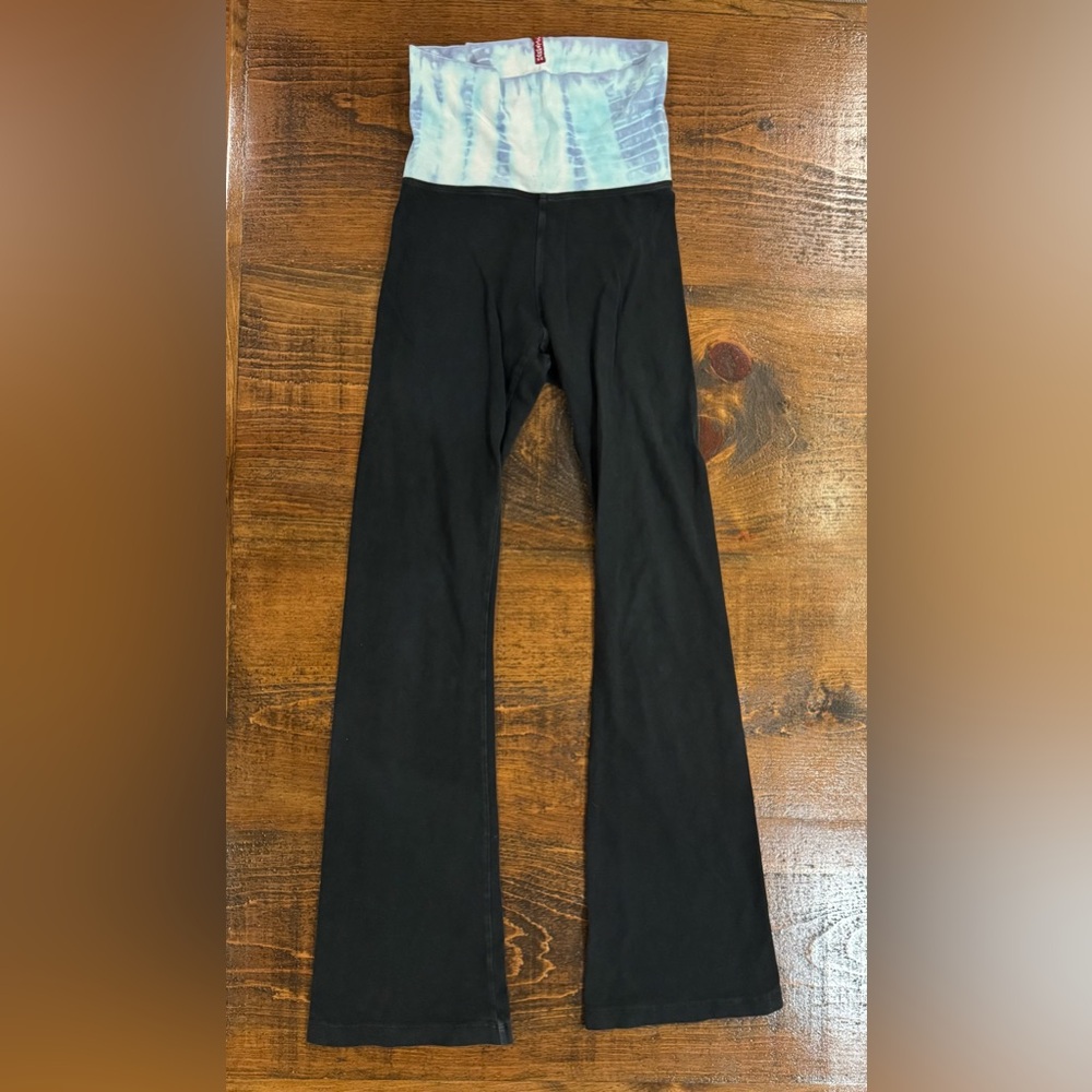 Hard Tail Tie-Dye Flare Leggings - Picture 2 of 5